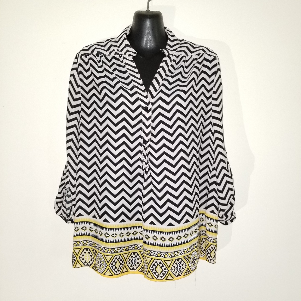 NEW TACERA BLACK AND WHITE YELLOW BLOUSE Sz P M
